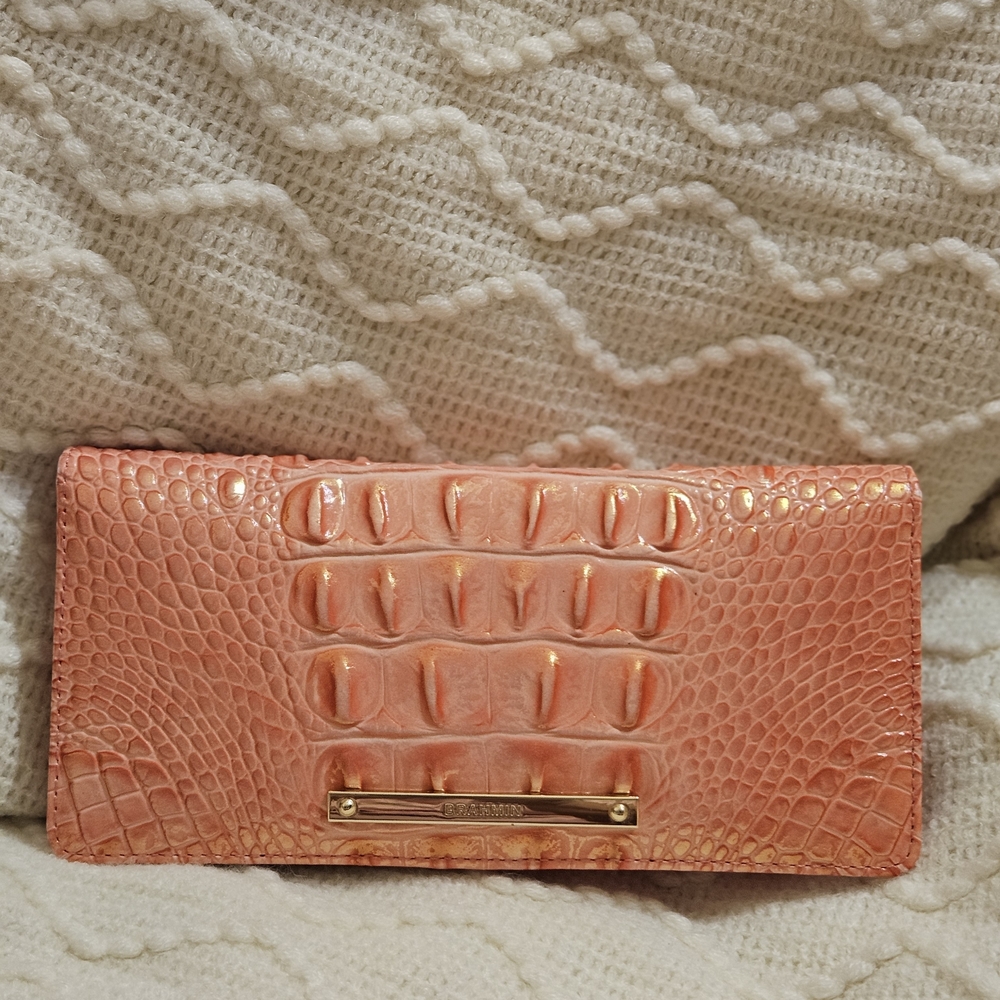 Women's Croc-Embossed Coral Clutch Wallet - Unknown Brand